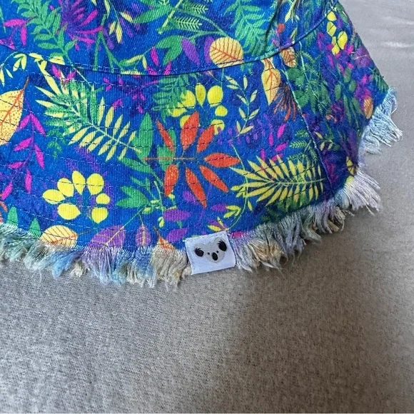 Blue and Green Tropical Bucket Hat with Fringe - Picture 3 of 4